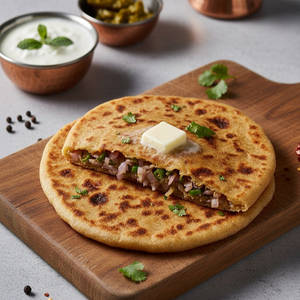 Onion Paratha With Dal Makhani Combo
