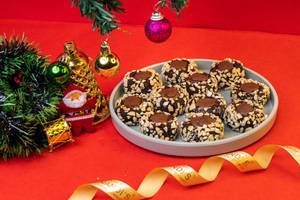 Chocolate-almond Cups