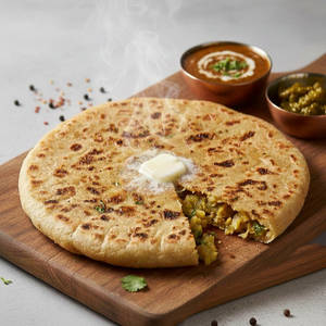 Aloo Paratha With Dal Makhani Combo