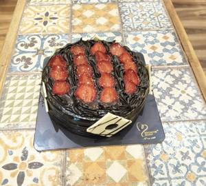Fresh Strawberry Chocolate Cakes (500) Grams