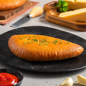 CHEESE GARLIC BREAD