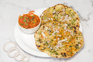 Onion Kulcha With Chana Masala