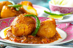 Egg Kosha With Aloo (2 Pcs Egg+2 Pcs Aloo)