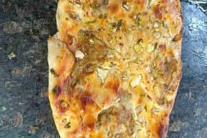 Medium Kulcha with Desi Ghee