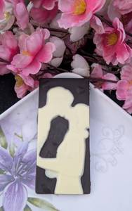 Kissing Couple Chocolate Bar