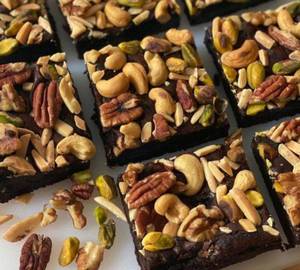 Nuts brownie [1 piece]