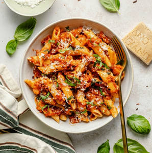 Penne Arrabbiata Chicken Pasta (650 Gm)