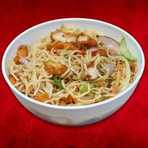 Chicken Chilli Garlic Noodles (500 Ml)