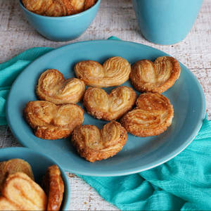 French Heart Cookies Box - 400g