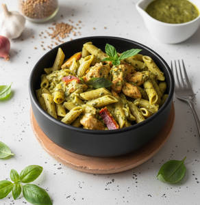 Creamy Pesto Sauce Chicken Pasta (650 Gm)
