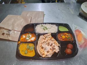 Gujrati Punjabi Thali