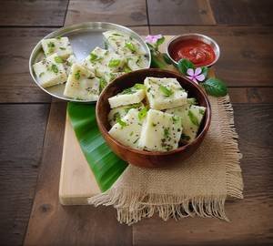 Rava Dhokla (100 gms)