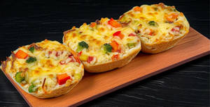 Stuffed Garlic Bread Round