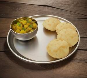5 Poori with Aloo Sukhi Bhaji