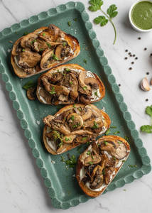 Mushroom Bruschetta (4 Pcs)