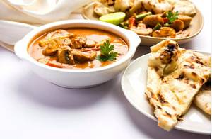 Mushroom Masala(Half) With Tandoori Roti