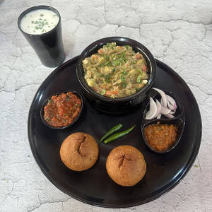 Litti Chokha With Masala Chaas