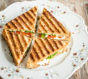 Veg Cheese Grilled Sandwich 2 Layers