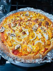 Makhni Gravy Pizza