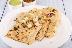 Cheese Naan with Gravy