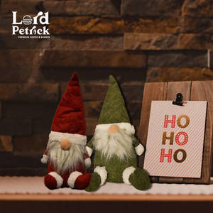 Holly Jolly Santa (green)