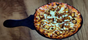 Spicy Paneer Pizza