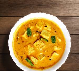 Shahi paneer with wutter roti