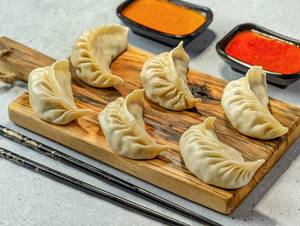 Vegetable Steam Momos [8 Pcs]