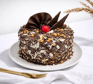 Eggless Chocolate Rockyroll Cake