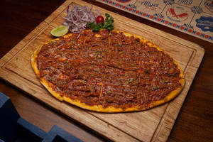 Chicken Lahmacun (flatbread)