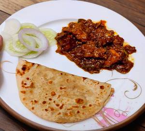 2 pcs Chappathi with chicken gravy