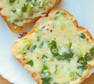 Chilli cheese bread toast