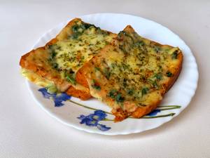 Cheesy garlic bread