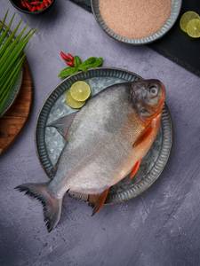 Roopchand Curry Cut Cleaned With Head [1.2Kg]
