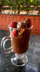 Chocolate Covered Strawberries  [350 gm]