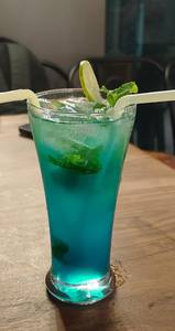 Blue Lagoon Mojito