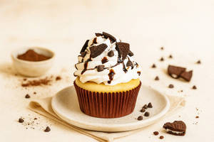 Oreo Cream Cupcake