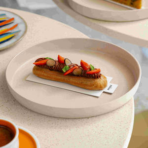 CHOCOLATE BERRY ÉCLAIR