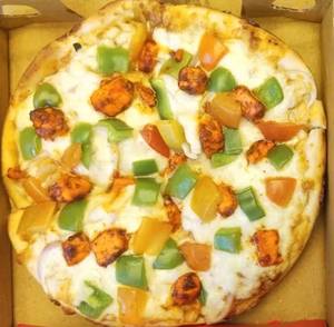 Paneer chilli pizza
