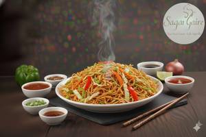Veg Hakka Noodles [Serves 1]