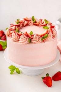 Strawberry Bento Cake (250 Gm)