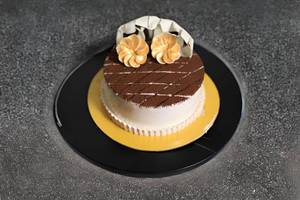 Tiramisu Cake