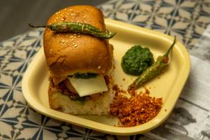 Mumbai Spl. Vada Pao
