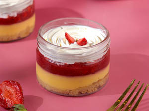 Strawberry Trifle Jar ( Sugar Free Maida Free)
