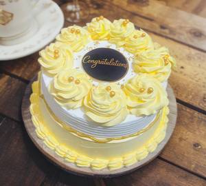Fresh mango cake