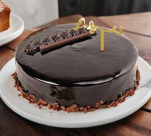 Dark chocolate mud cake