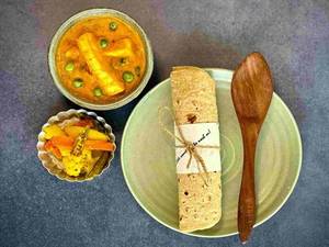 Matar Paneer & Roti Thali