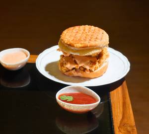 Grilled crispy chicken burger (thigh boneless)
