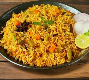 Hot veg biryani + rayta