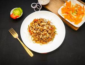 Chicken Schezwan Noodles [Mini]